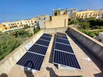 Fotovoltaico su tetto piano a Favignana - 1