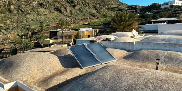 Installazione fotovoltaico, solare termico, mini eolico e climatizzazione a Pantelleria - 1